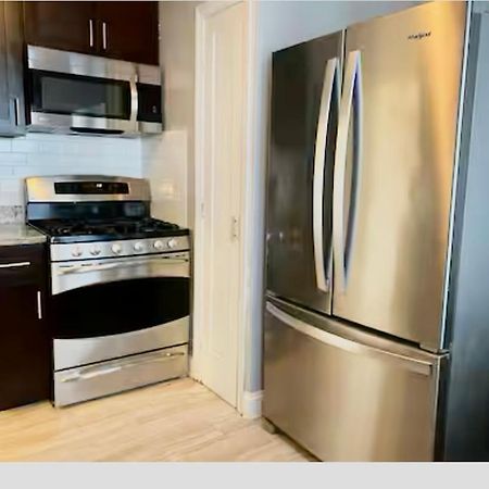 Cozy, Upstairs Apartment Pets Welcome With Fee Family Friendly Close To Everything Cleveland Buitenkant foto