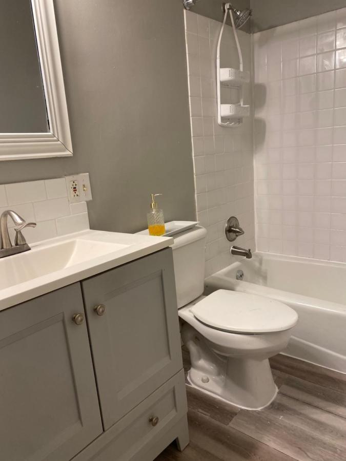 Cozy, Upstairs Apartment Pets Welcome With Fee Family Friendly Close To Everything Cleveland Buitenkant foto