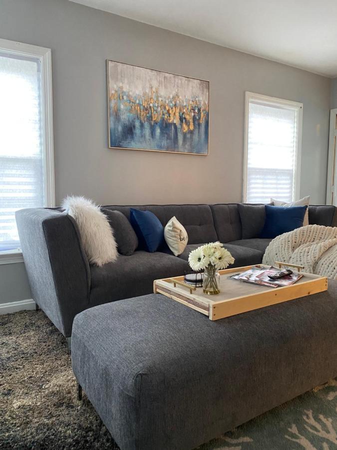 Cozy, Upstairs Apartment Pets Welcome With Fee Family Friendly Close To Everything Cleveland Buitenkant foto