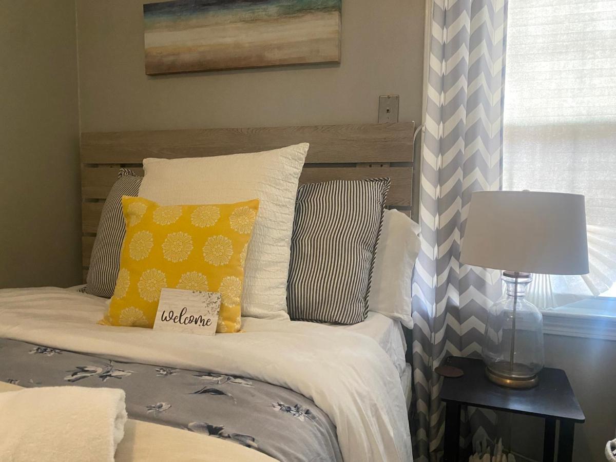Cozy, Upstairs Apartment Pets Welcome With Fee Family Friendly Close To Everything Cleveland Buitenkant foto